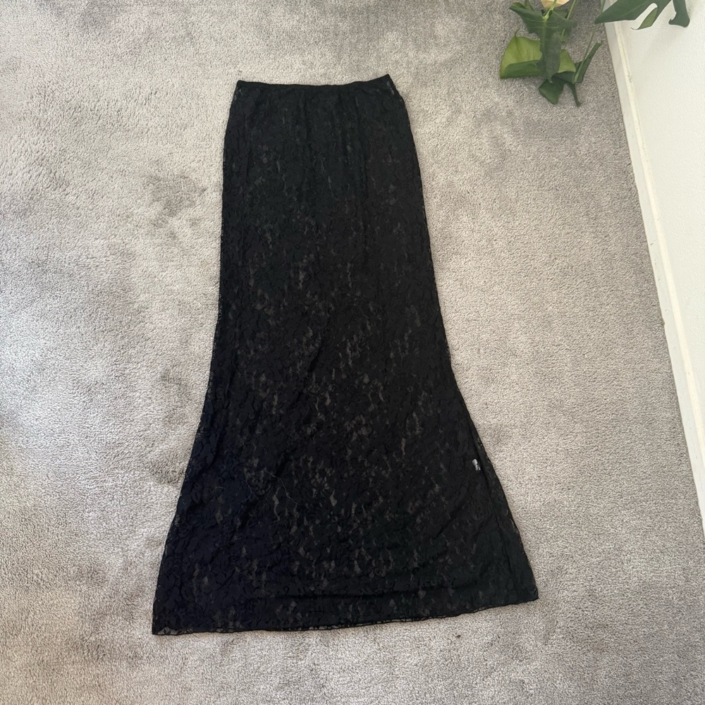 Chic Black Lace Maxi Skirt